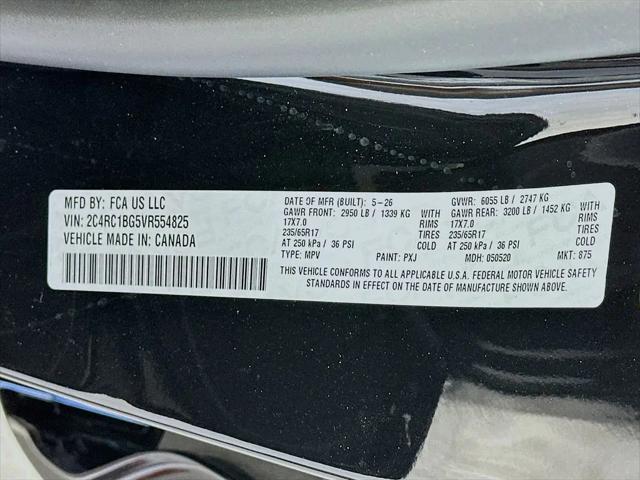 2027 Chrysler Pacifica Select