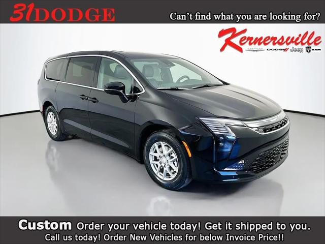 2027 Chrysler Pacifica Select for sale in Kernersville, NC