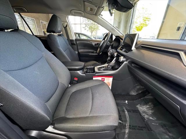 2023 Toyota RAV4 LE