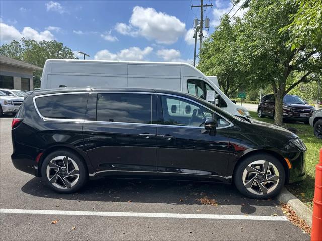 2027 Chrysler Pacifica Limited
