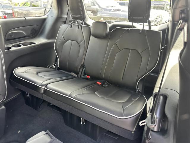 2027 Chrysler Pacifica Limited