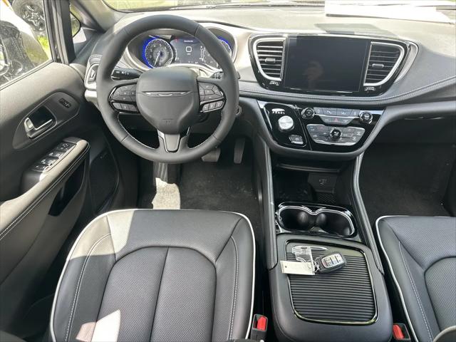 2027 Chrysler Pacifica Limited