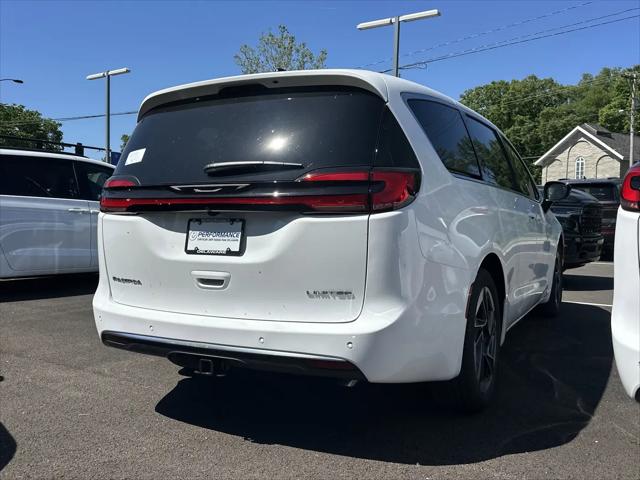 2027 Chrysler Pacifica Limited