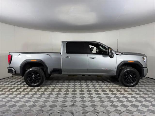 2025 GMC Sierra 2500HD 4WD Crew Cab Standard Bed AT4
