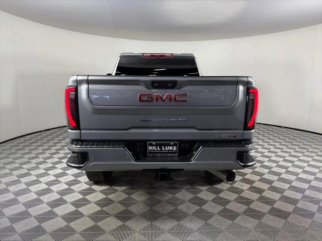 2025 GMC Sierra 2500HD 4WD Crew Cab Standard Bed AT4