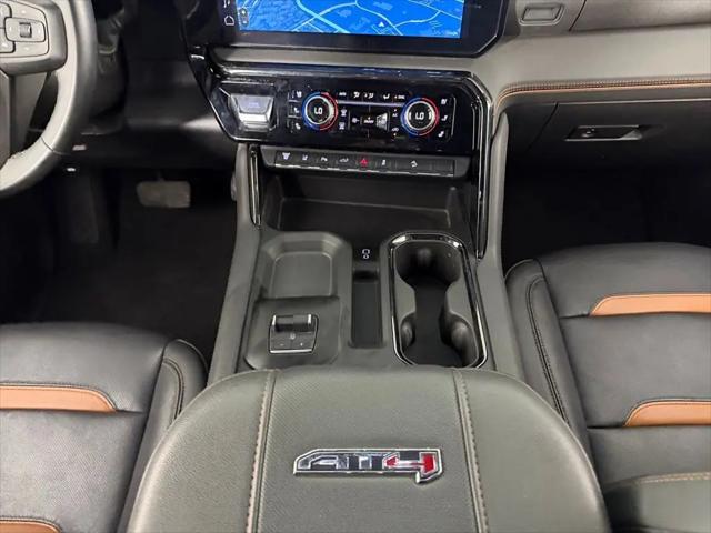 2025 GMC Sierra 2500HD 4WD Crew Cab Standard Bed AT4