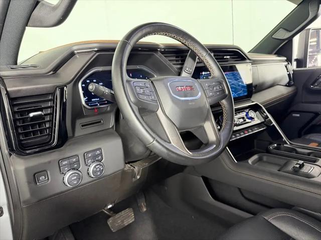2025 GMC Sierra 2500HD 4WD Crew Cab Standard Bed AT4