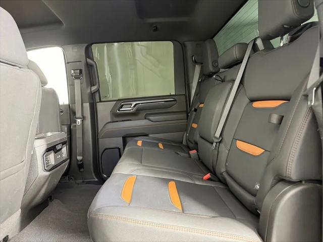 2025 GMC Sierra 2500HD 4WD Crew Cab Standard Bed AT4
