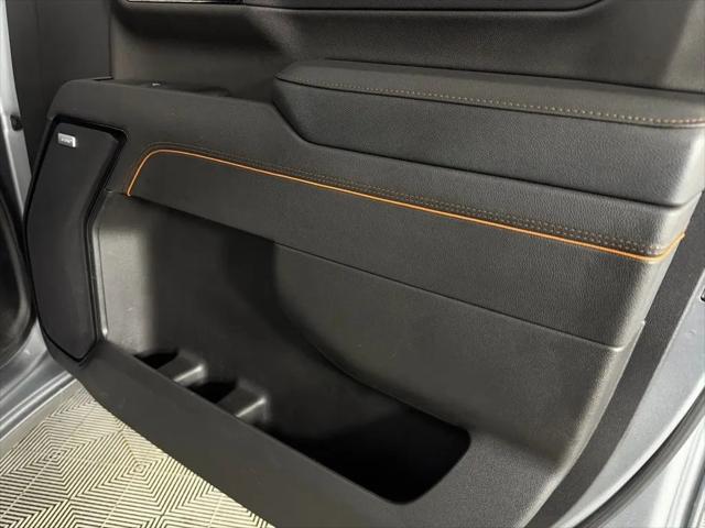 2025 GMC Sierra 2500HD 4WD Crew Cab Standard Bed AT4