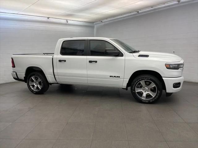 2026 Ram 1500 Express Crew Cab 4x2 57 Box