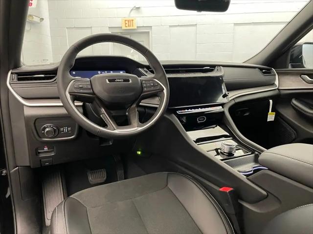 2026 Jeep Grand Cherokee L Altitude 4x2