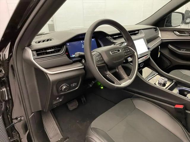 2026 Jeep Grand Cherokee L Altitude 4x2