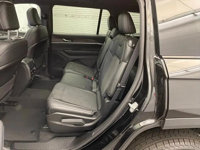 2026 Jeep Grand Cherokee L Altitude 4x2