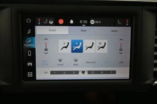 2022 Chrysler Voyager LX