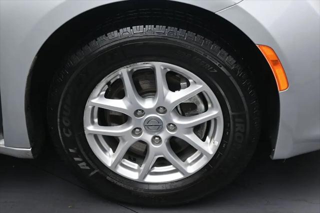 2022 Chrysler Voyager LX