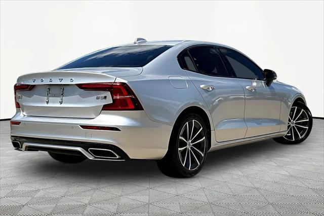 2022 Volvo S60 B5 Momentum