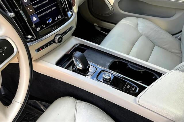 2022 Volvo S60 B5 Momentum