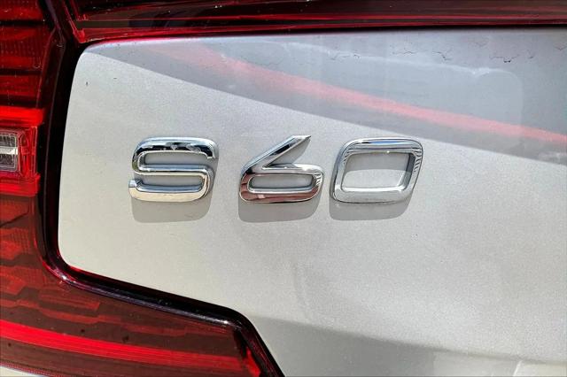 2022 Volvo S60 B5 Momentum