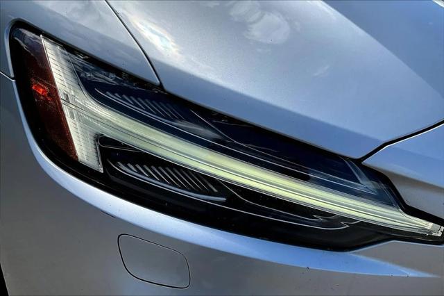 2022 Volvo S60 B5 Momentum