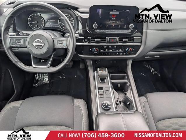 2025 Nissan Pathfinder SV 4WD