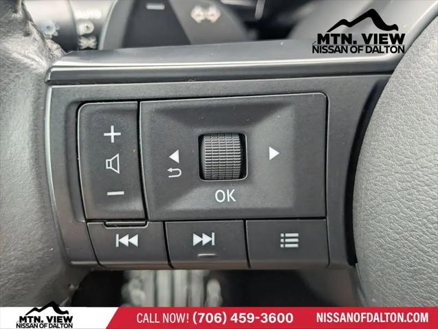 2025 Nissan Pathfinder SV 4WD