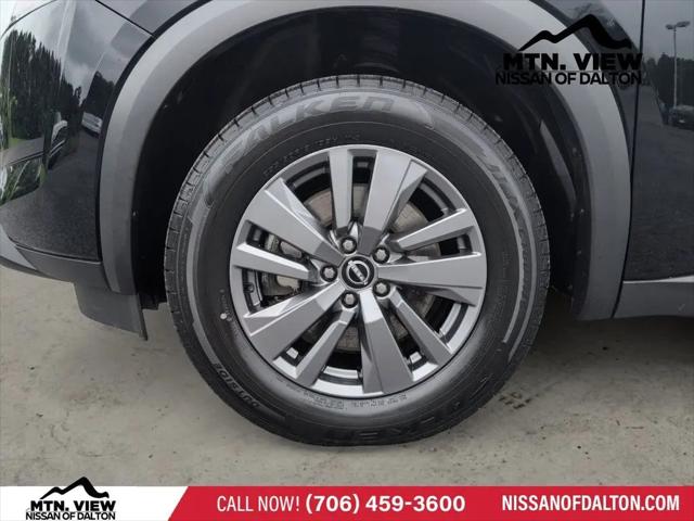 2025 Nissan Pathfinder SV 4WD