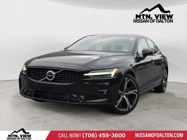 2024 Volvo S60 B5 Core Dark Theme
