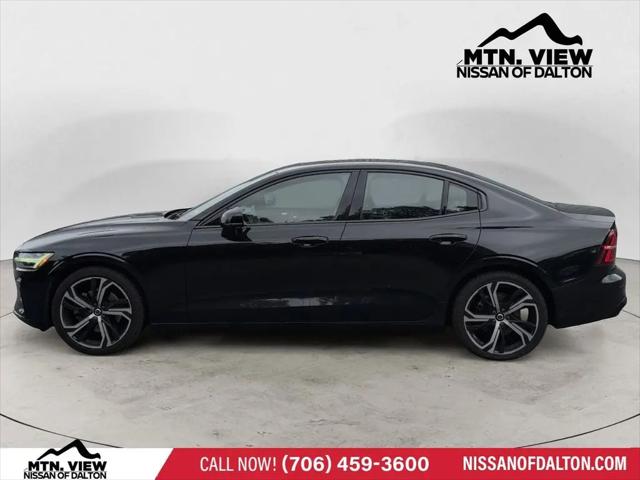 2024 Volvo S60 B5 Core Dark Theme