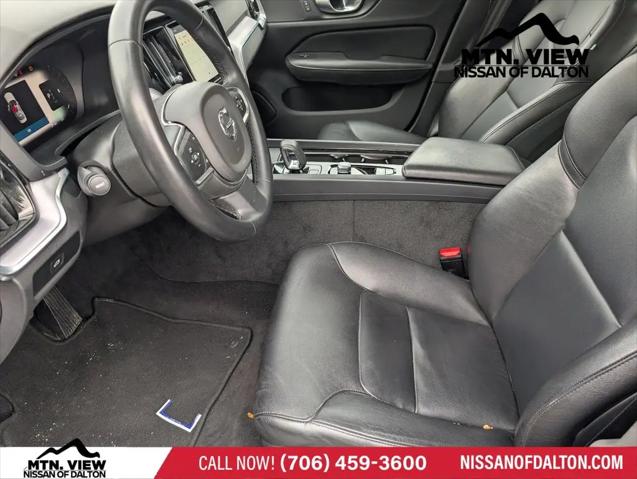 2024 Volvo S60 B5 Core Dark Theme