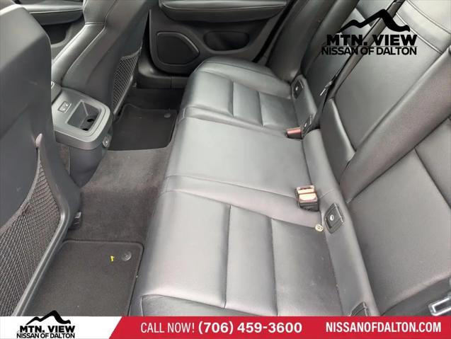 2024 Volvo S60 B5 Core Dark Theme