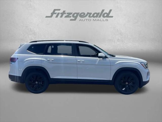 2026 Volkswagen Atlas SE with Technology