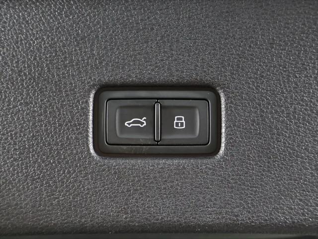 2023 Audi Q8 Premium Plus 55 TFSI quattro Tiptronic