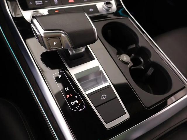 2023 Audi Q8 Premium Plus 55 TFSI quattro Tiptronic