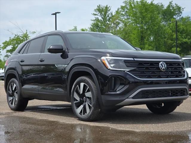 2026 Volkswagen Atlas Cross Sport SE with Technology
