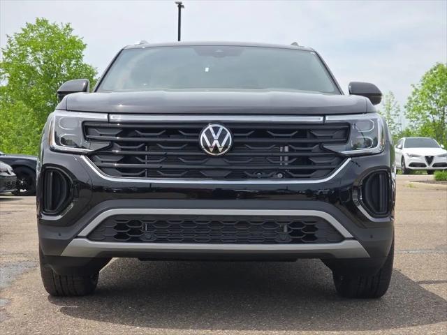 2026 Volkswagen Atlas Cross Sport SE with Technology