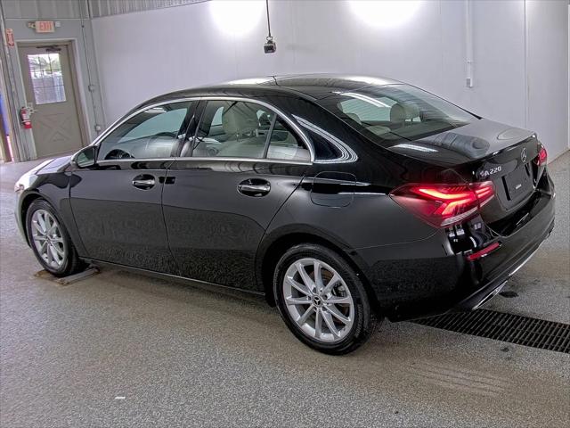 2022 Mercedes-Benz A 220 A 220