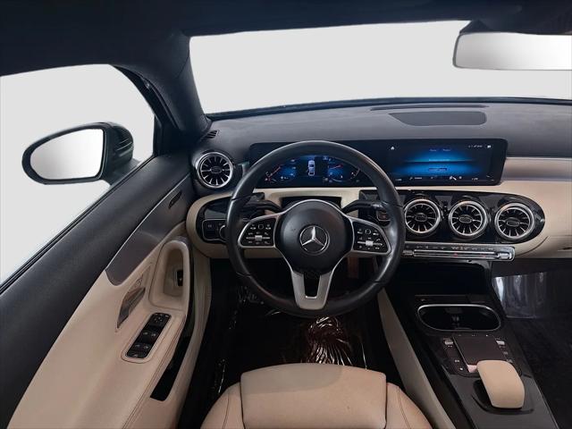 2022 Mercedes-Benz A 220 A 220