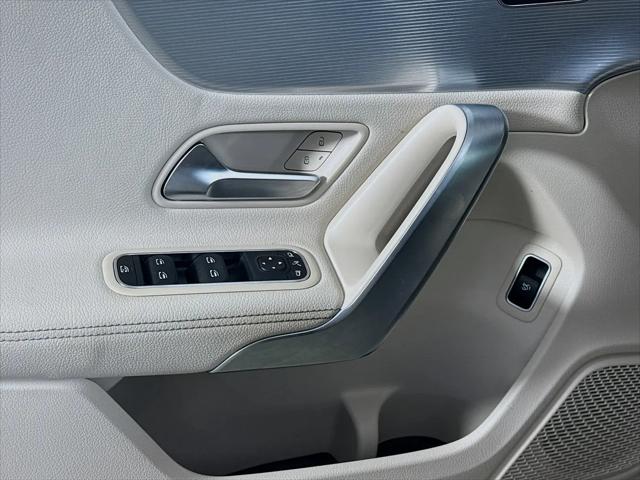 2022 Mercedes-Benz A 220 A 220