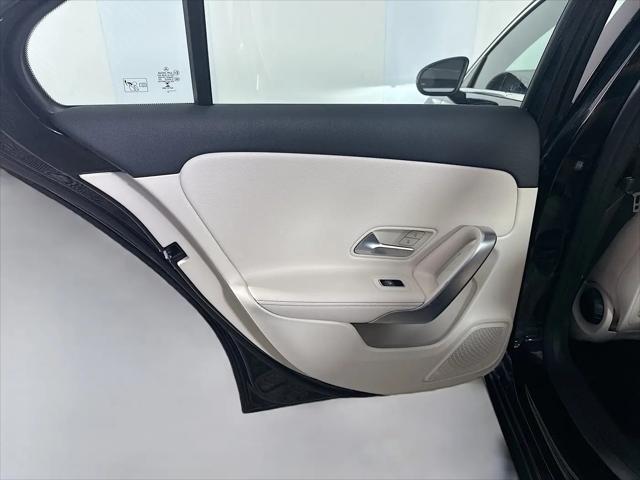 2022 Mercedes-Benz A 220 A 220