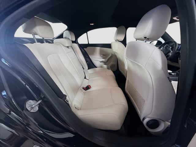 2022 Mercedes-Benz A 220 A 220