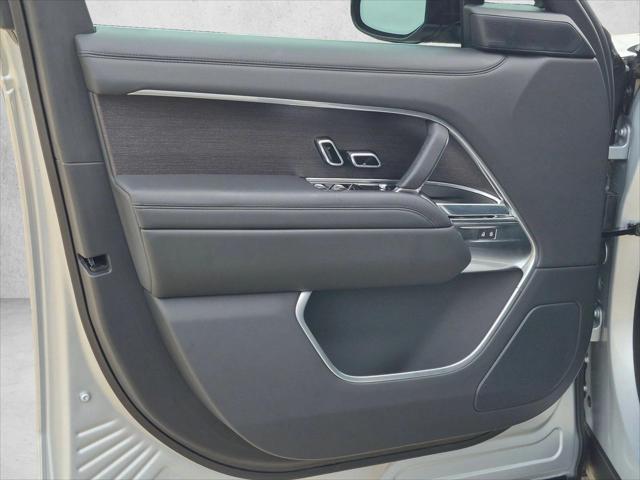 2025 Land Rover Range Rover P400 SE