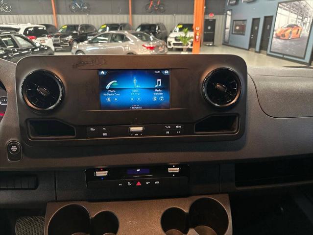 2022 Mercedes-Benz Sprinter 1500 Standard Roof I4