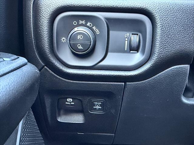 2026 Ram 1500 Express Crew Cab 4x4 57 Box