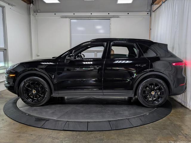2019 Porsche Cayenne BLACKED OUT AWD W/ PREMIUM PKG