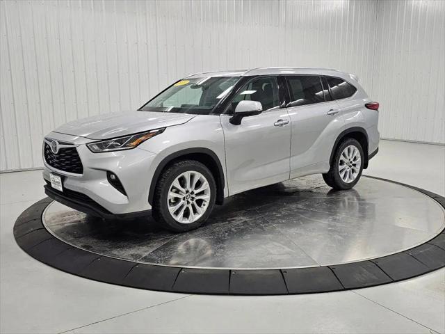 2022 Toyota Highlander Limited for sale in Mason City, IA