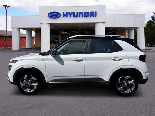 2026 Hyundai Venue SEL w/Two-Tone Roof