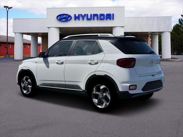 2026 Hyundai Venue SEL w/Two-Tone Roof