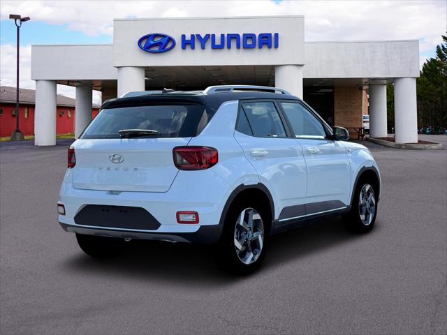 2026 Hyundai Venue SEL w/Two-Tone Roof