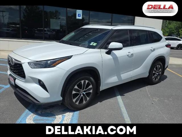 2022 Toyota Highlander XLE for sale in Plattsburgh, NY