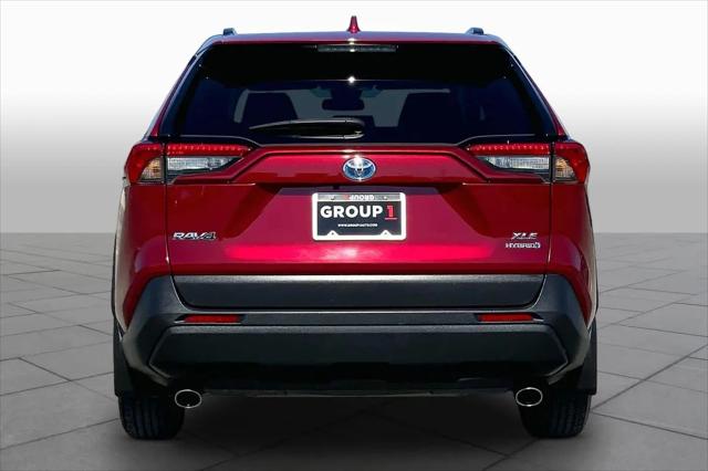 2022 Toyota RAV4 Hybrid XLE